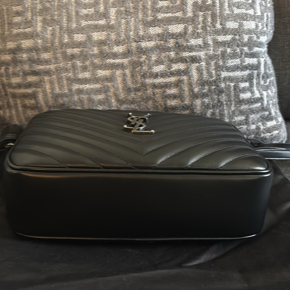 Saint Laurent Lou Matelesse Leather Camera Bag - Picture 4 of 14